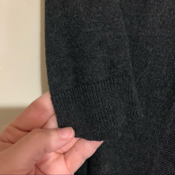 Simply Vera, Vera Wang Soft Knit Gray Tie Front Sweater/Blouse. Size XS - Picture 6 of 13